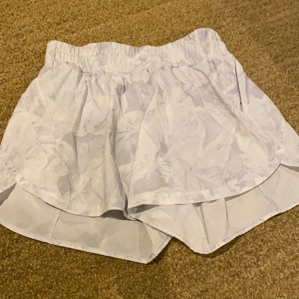 Lululemon tracker shorts size 8